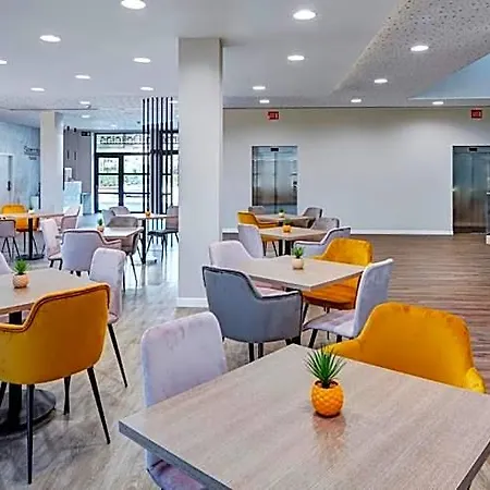 Sercotel Delicias 호텔