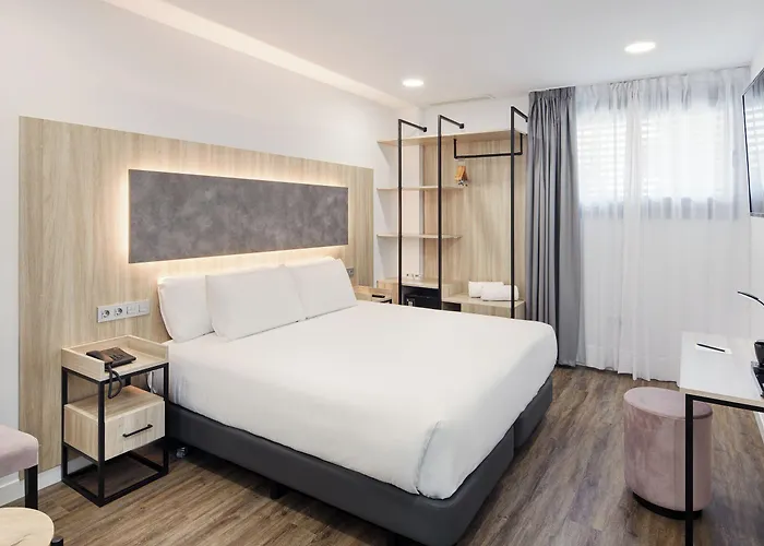 Отель Sercotel Delicias 4*